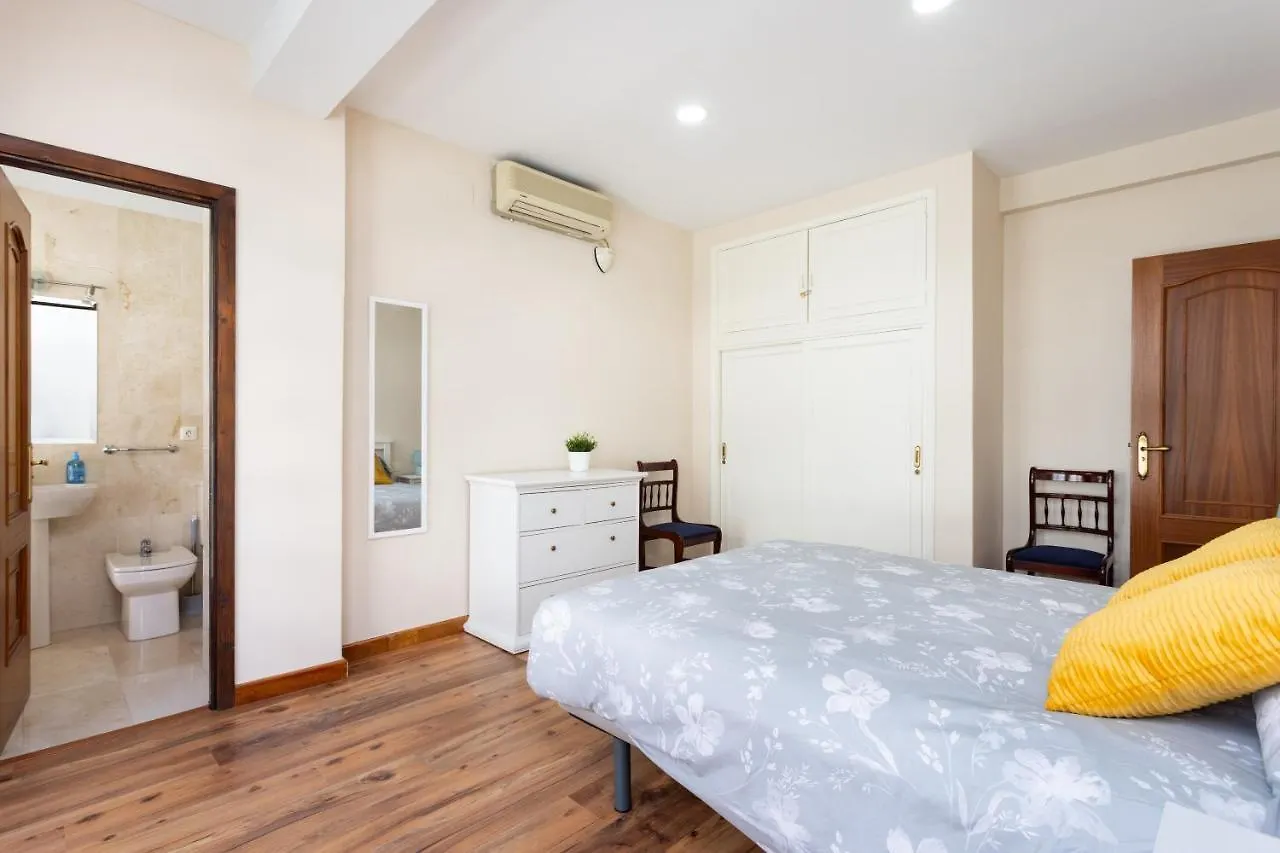 Home2Book Bright & Comfy Apt Santa Cruz Center Apartament