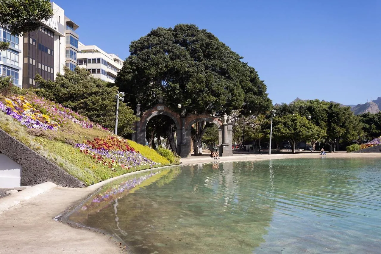 Home2Book Bright & Comfy Apt Santa Cruz Center Apartament